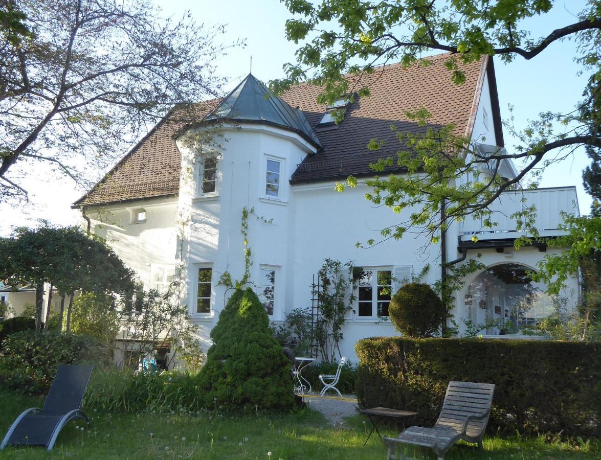 Отель Am Eichholz Galerie & Art-hotel Мурнау-ам-Штаффельзее